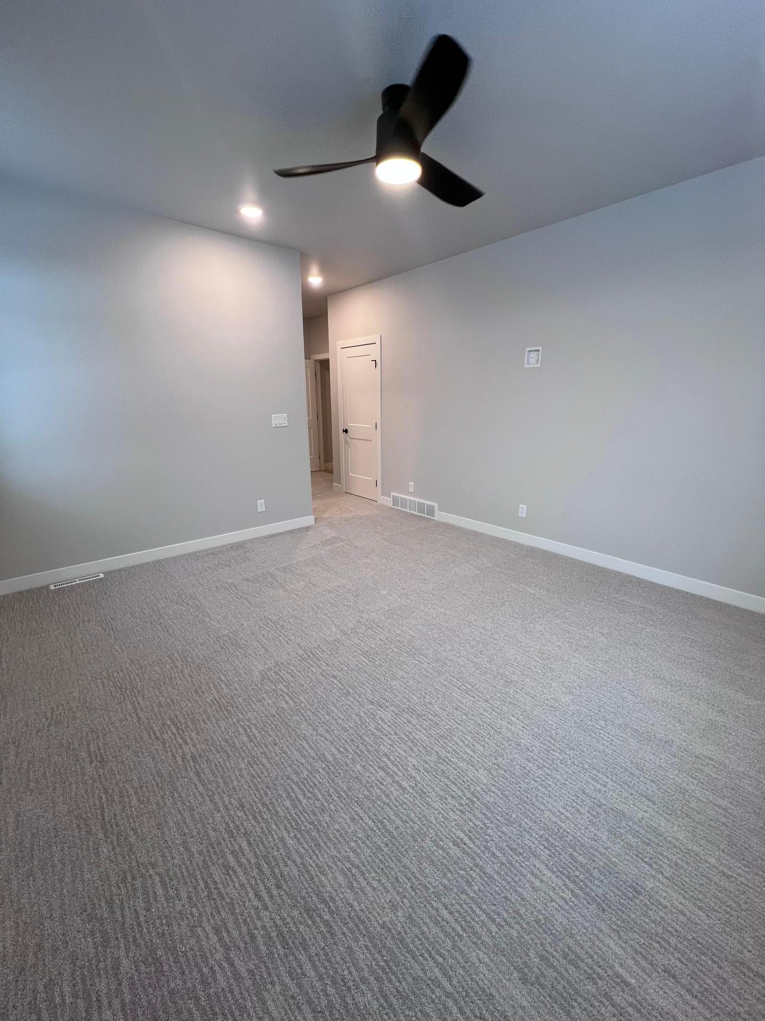 West Fargo, North Dakota 58078, United States, 2 Bedrooms Bedrooms, ,2 BathroomsBathrooms,Residential,Pending,256408