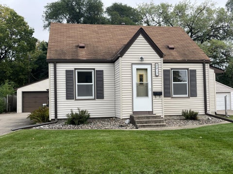 Homes For Sale - 9917 Pleasant Avenue<br/> Bloomington, MN 55420