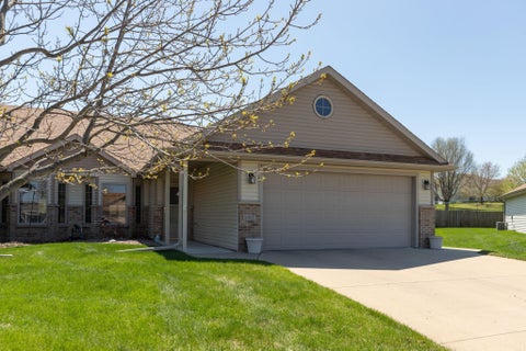Townhouse For Sale - 6411 Bandel Hills Lane<br/> Olmsted County, Rochester, MN 55901