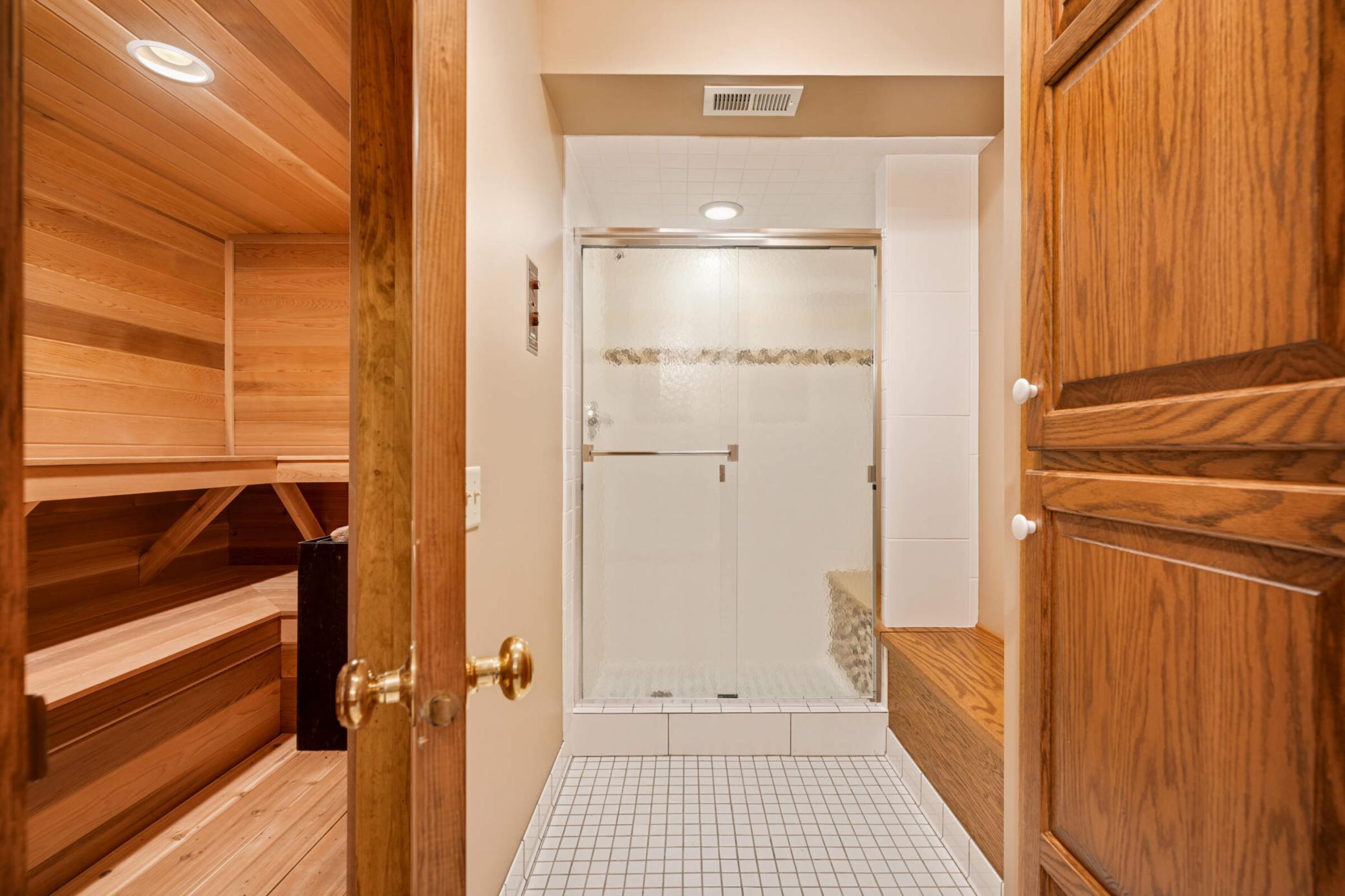 12511 Huntingdon Lane, Minnetonka, Minnesota image 34