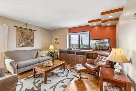 Condo For Sale - 410 Groveland Avenue<br/> Minneapolis, MN 55403