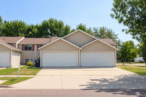 Homes For Sale - 3526 32nd Street<br/> Fargo, ND 58104
