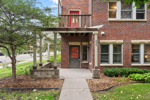 Townhouse For Sale - 500 E 27th Street<br/> Minneapolis, MN 55408