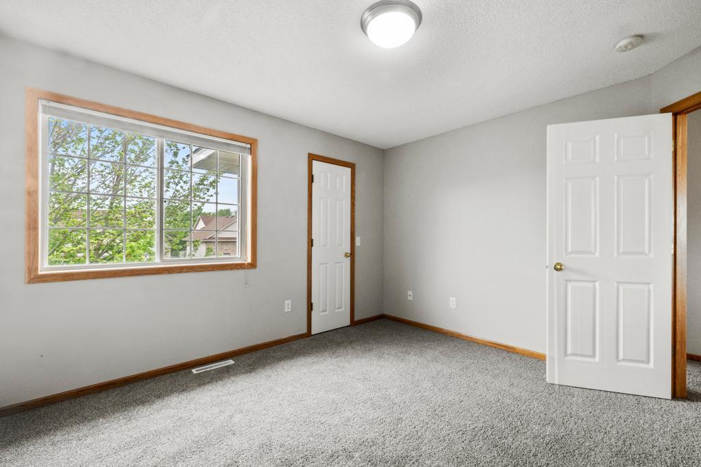 22433 Evergreen Circle, Forest Lake, Minnesota image 24