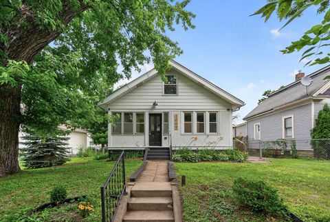 Homes For Sale - 1069 Minnehaha Avenue<br/> Saint Paul, MN 55104