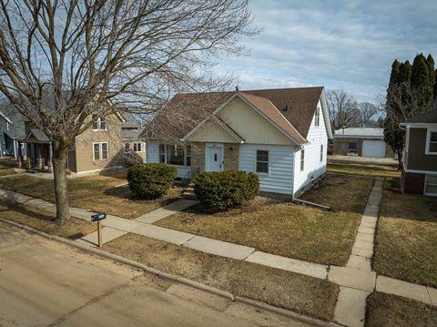 Homes For Sale - 206 Maple Street<br/> Fillmore County, Mabel, MN 55954