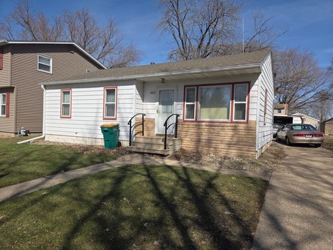 Homes For Sale - 1917 Bimelich Lane<br/> Freeborn County, Albert Lea, MN 56007