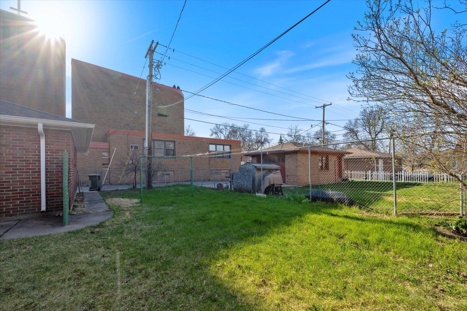 515 E 23rd Street, Hibbing, Minnesota image 45