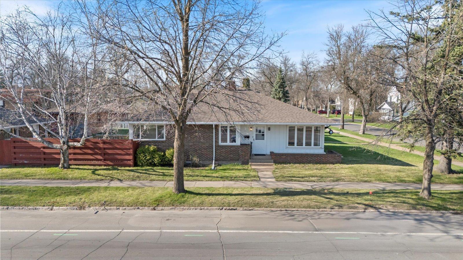 515 E 23rd Street, Hibbing, Minnesota image 1