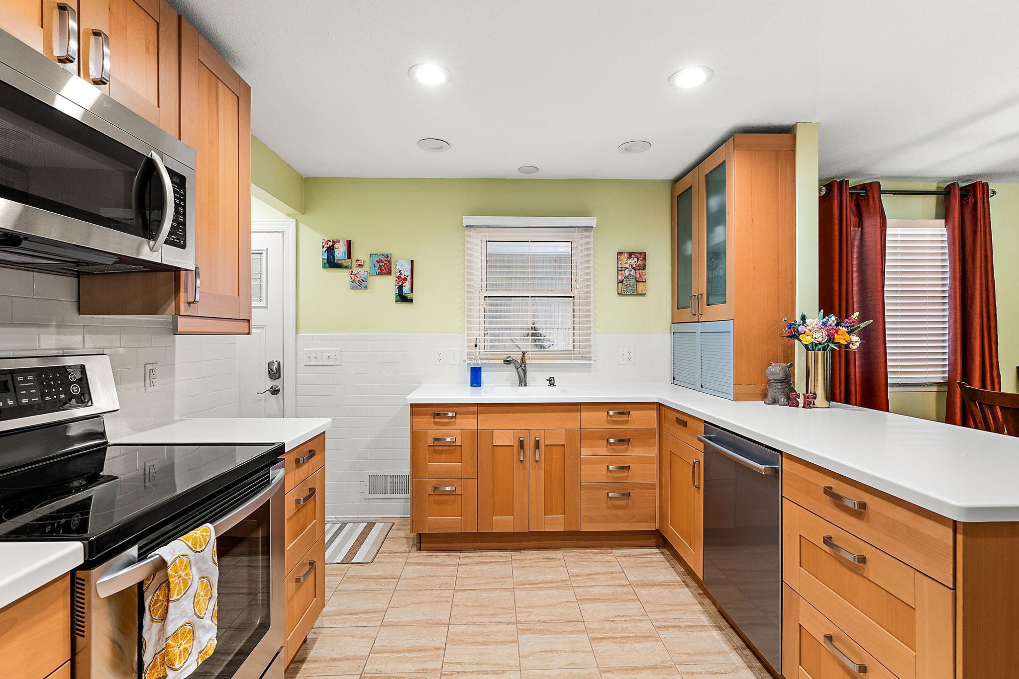 6300 Rolf Avenue, Minneapolis, Minnesota image 13