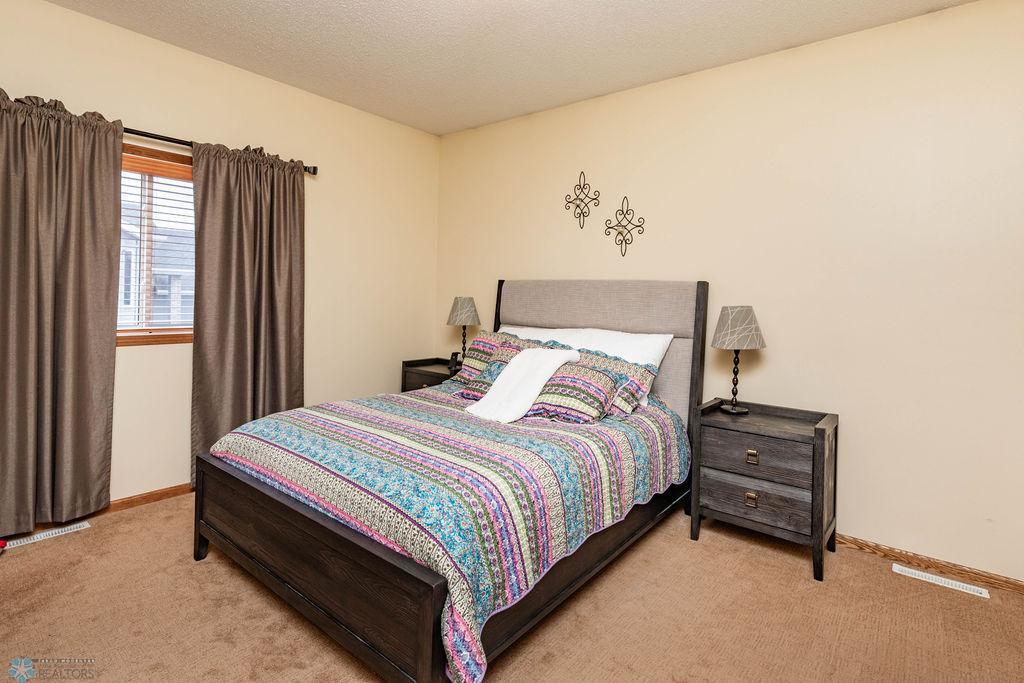 1106 44th Avenue, Fargo, North Dakota image 16
