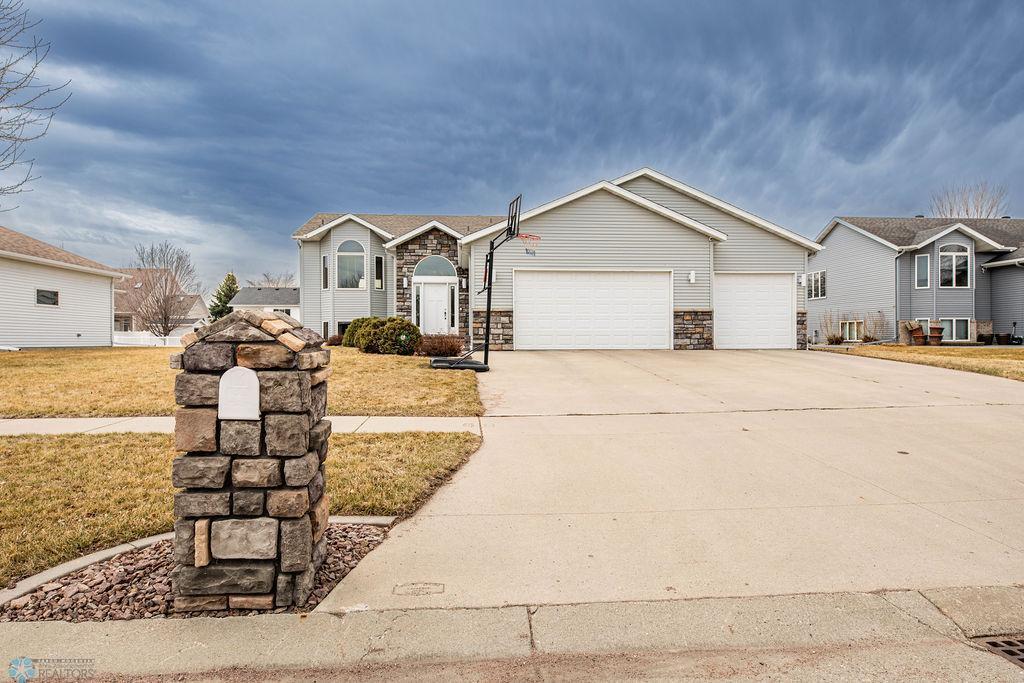 1106 44th Avenue, Fargo, North Dakota image 1