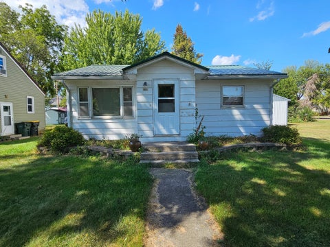 Homes For Sale - 204 5th Avenue<br/> Redwood County, Lamberton, MN 56152
