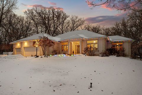 Homes For Sale - 2203 7th Avenue<br/> Mower County, Austin, MN 55912