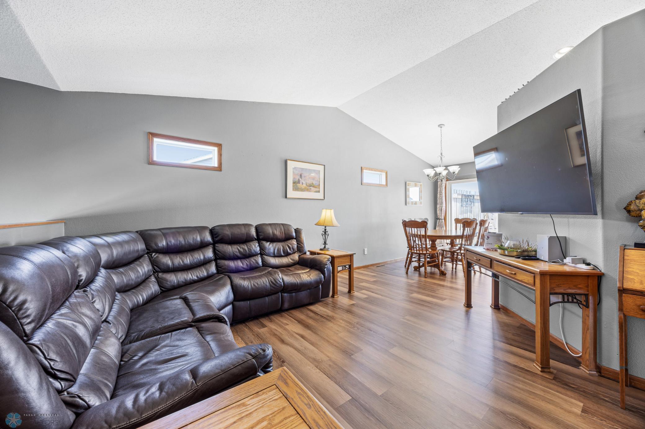 1095 Parkway Lane, West Fargo, North Dakota image 10