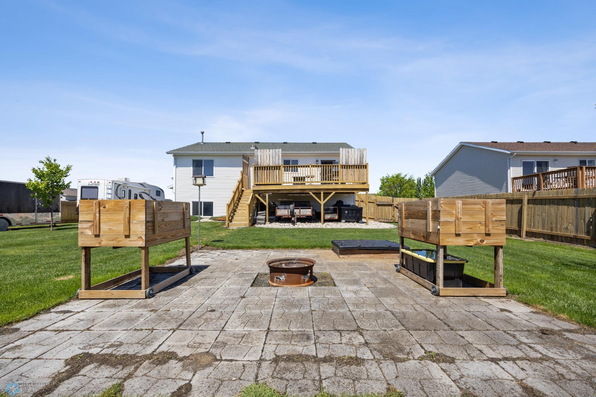 1095 Parkway Lane, West Fargo, North Dakota image 31