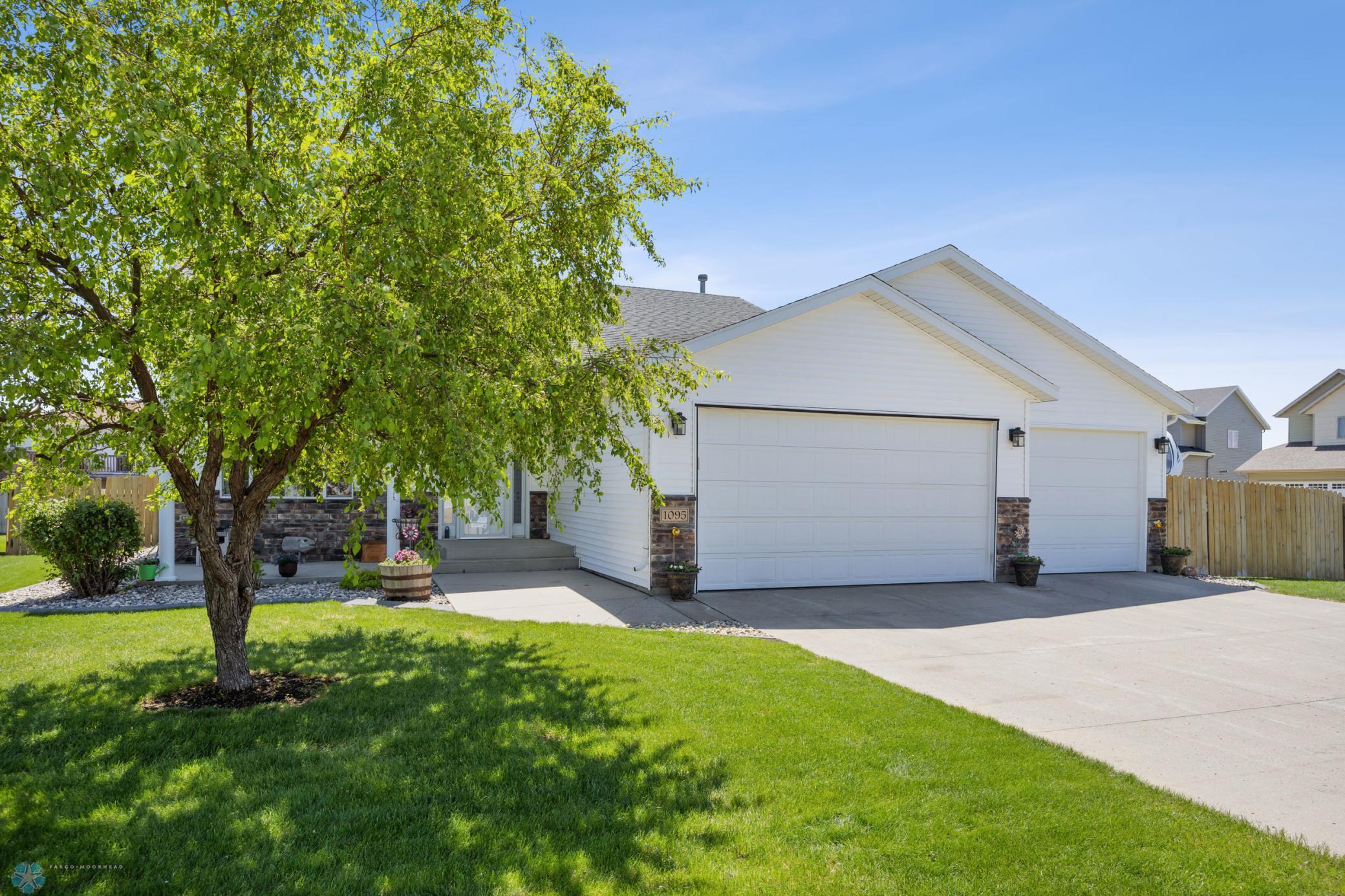 1095 Parkway Lane, West Fargo, North Dakota image 2