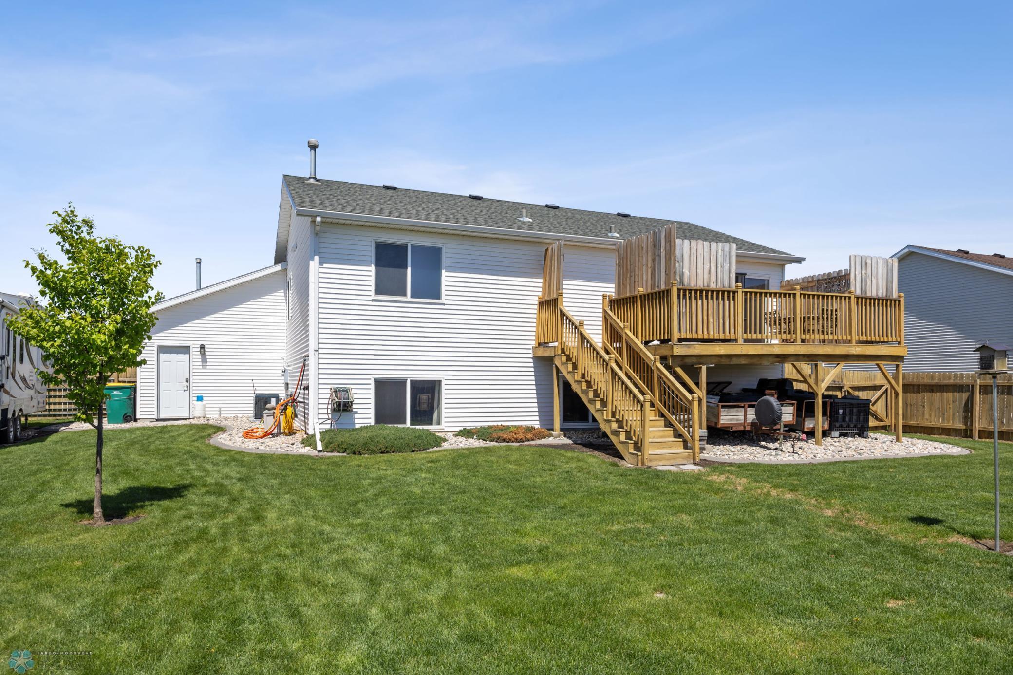 1095 Parkway Lane, West Fargo, North Dakota image 34