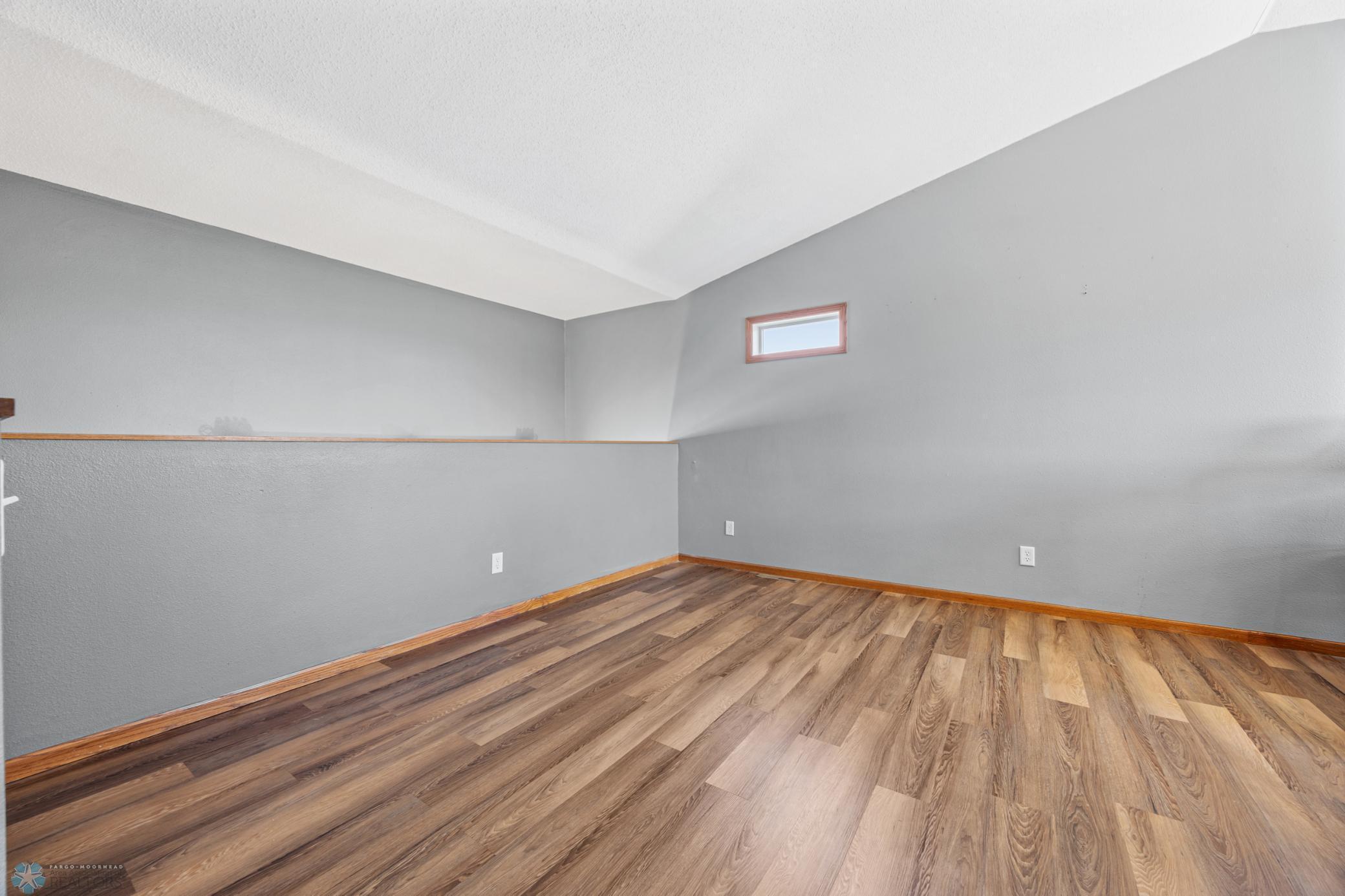 1095 Parkway Lane, West Fargo, North Dakota image 9