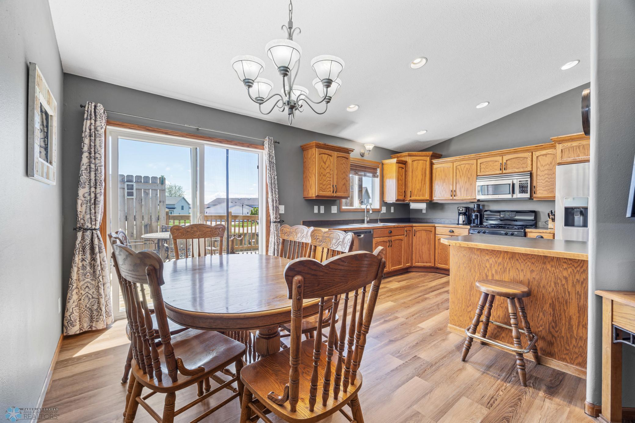 1095 Parkway Lane, West Fargo, North Dakota image 14