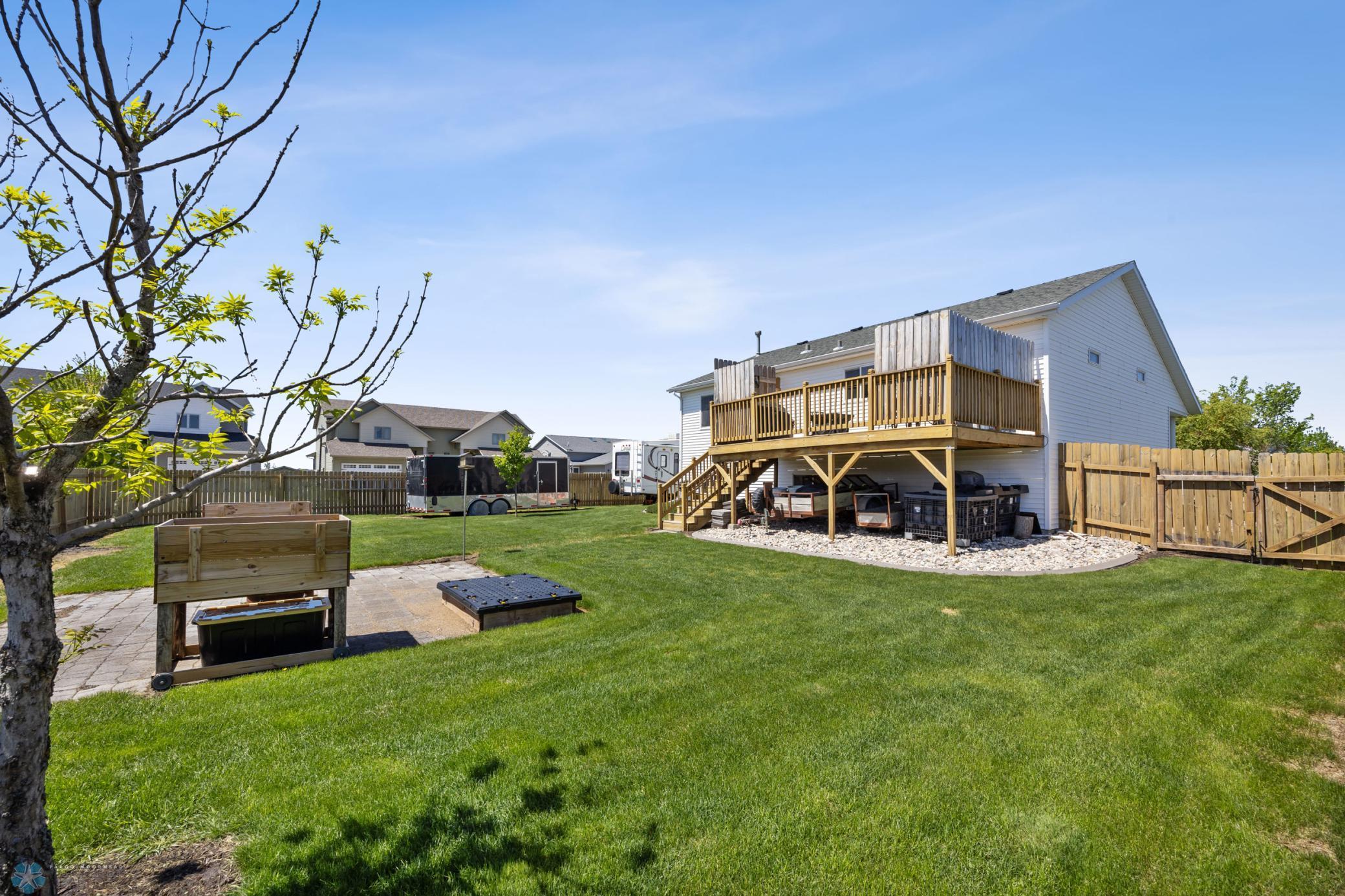 1095 Parkway Lane, West Fargo, North Dakota image 32