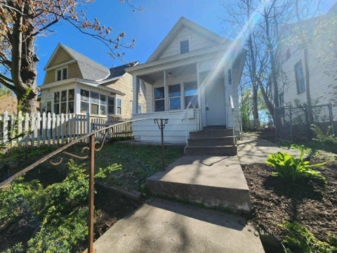 Homes For Sale - 1274 Edgerton Street<br/> Saint Paul, MN 55130
