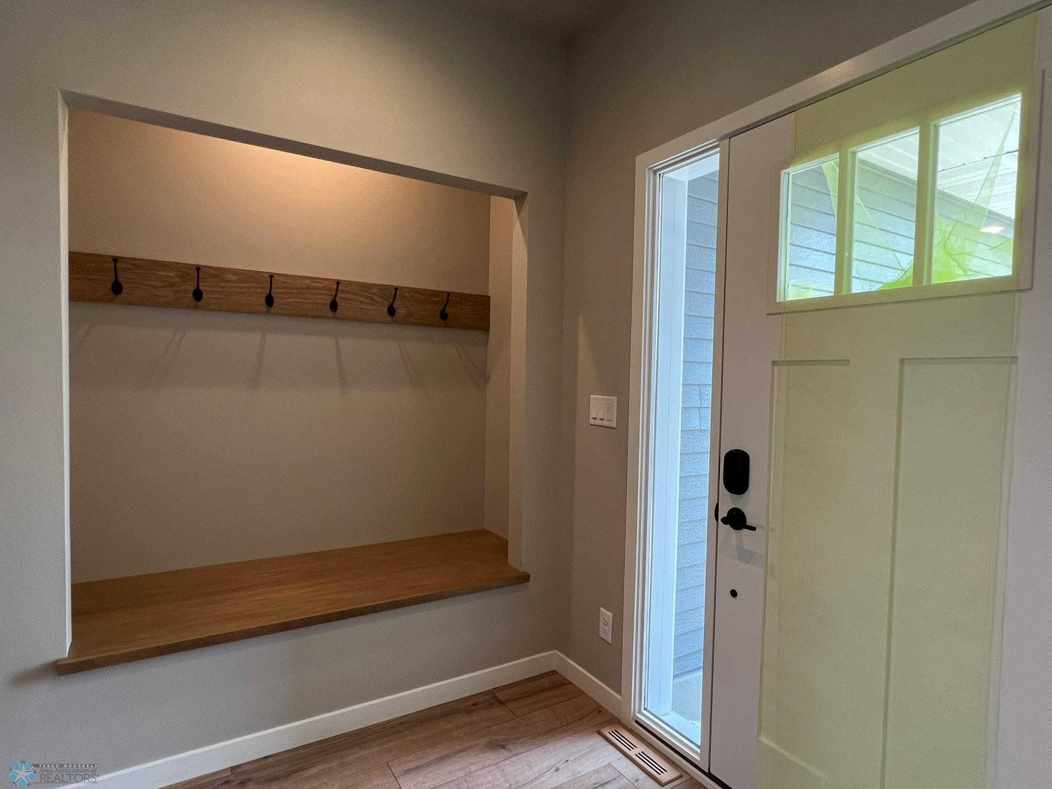 Fargo, North Dakota 58104, United States, 5 Bedrooms Bedrooms, ,3 BathroomsBathrooms,Residential,Pending,52550