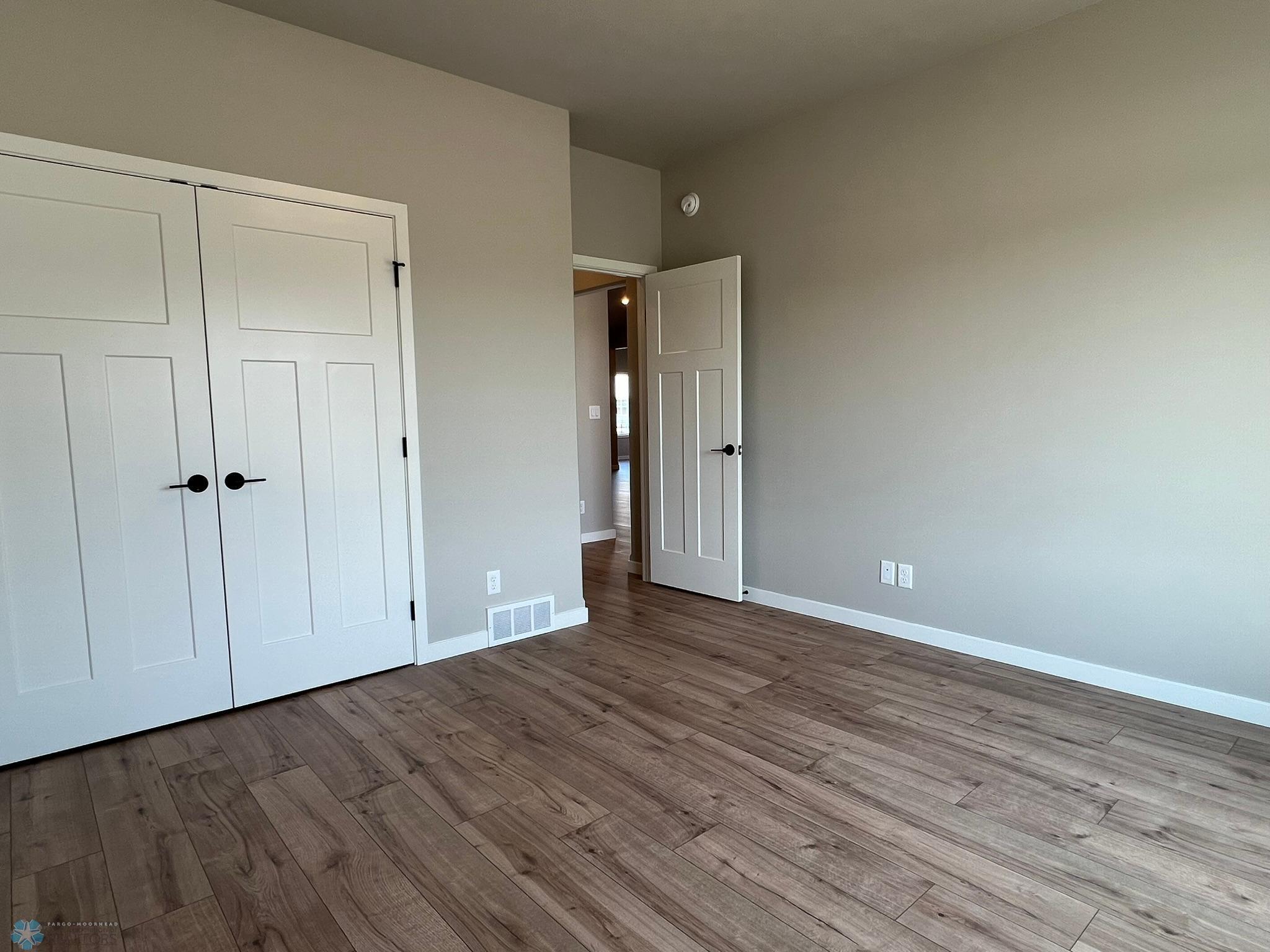 Fargo, North Dakota 58104, United States, 5 Bedrooms Bedrooms, ,3 BathroomsBathrooms,Residential,Pending,52550