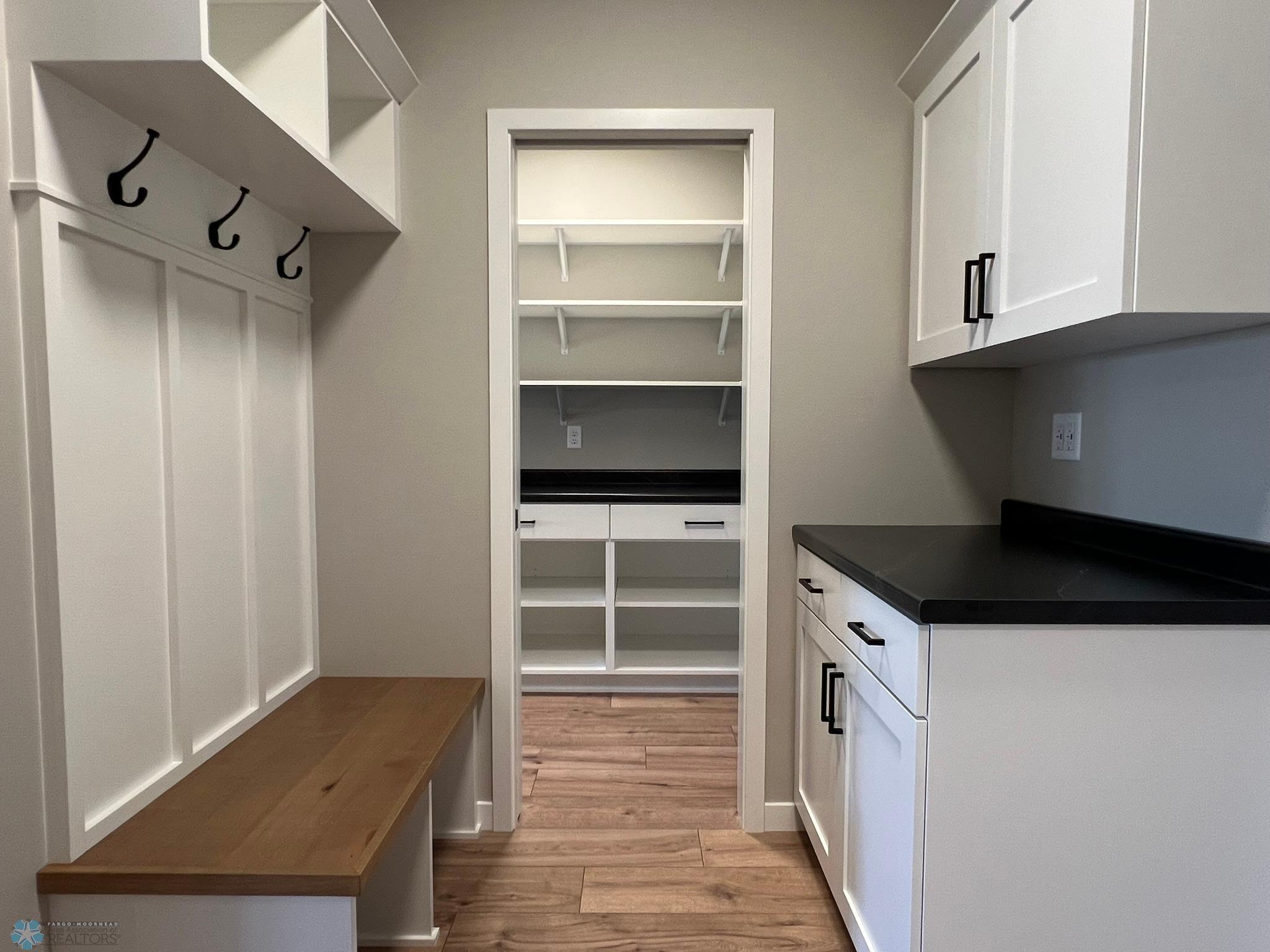 Fargo, North Dakota 58104, United States, 5 Bedrooms Bedrooms, ,3 BathroomsBathrooms,Residential,Pending,52550