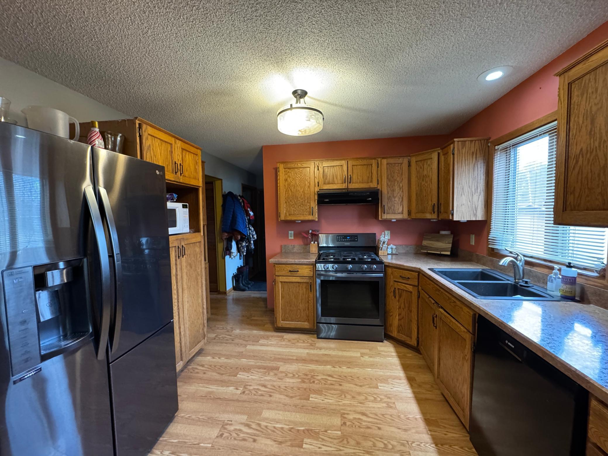 318 Pine Avenue, Sandstone, Minnesota image 4