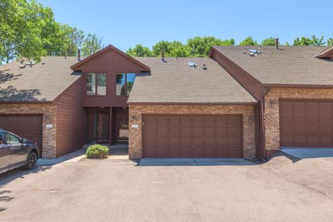 Townhouse For Sale - 13303 Morgan Avenue<br/> Dakota County, Burnsville, MN 55337