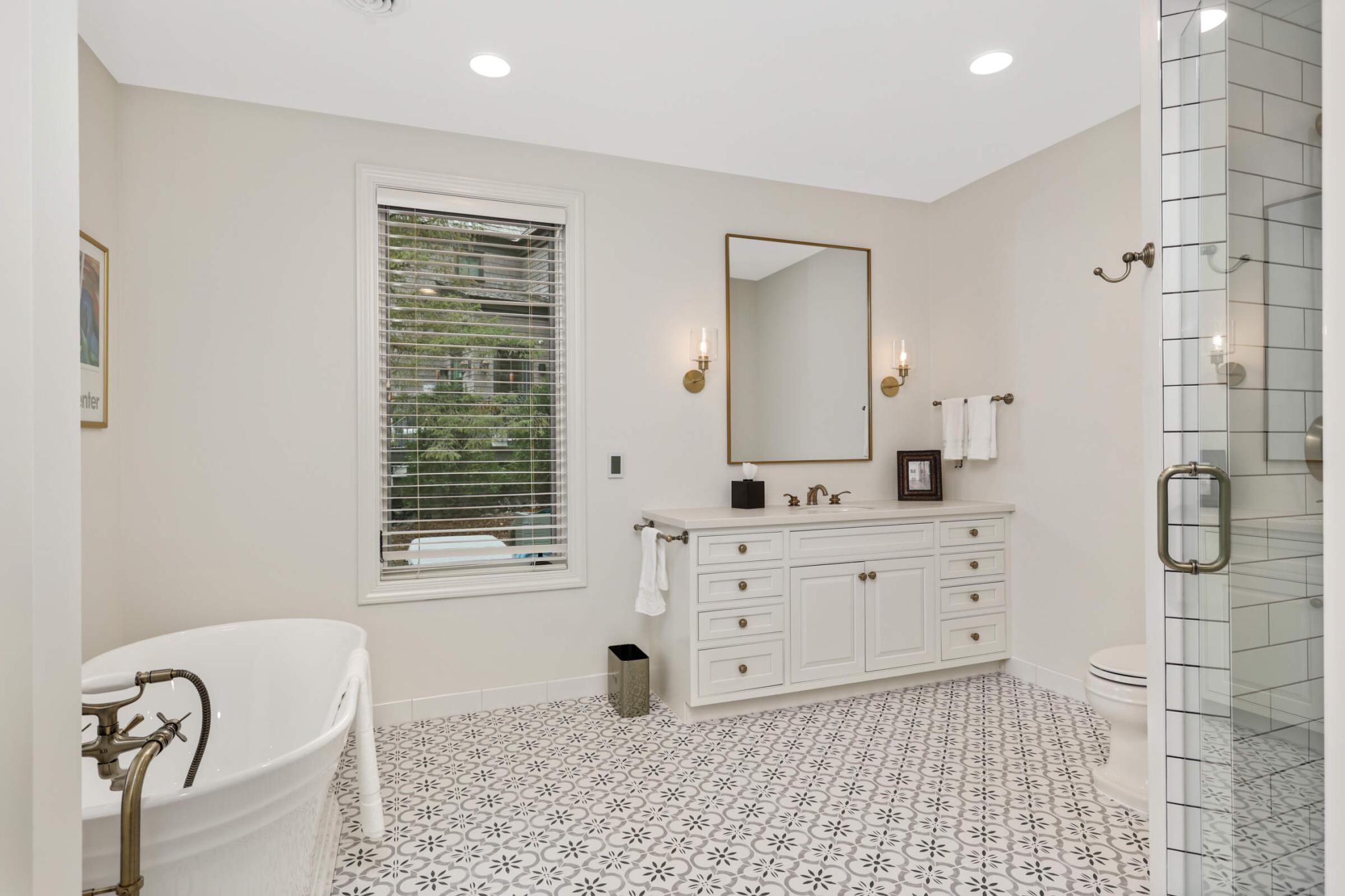16110 Crosby Cove Road, Wayzata, Minnesota image 49