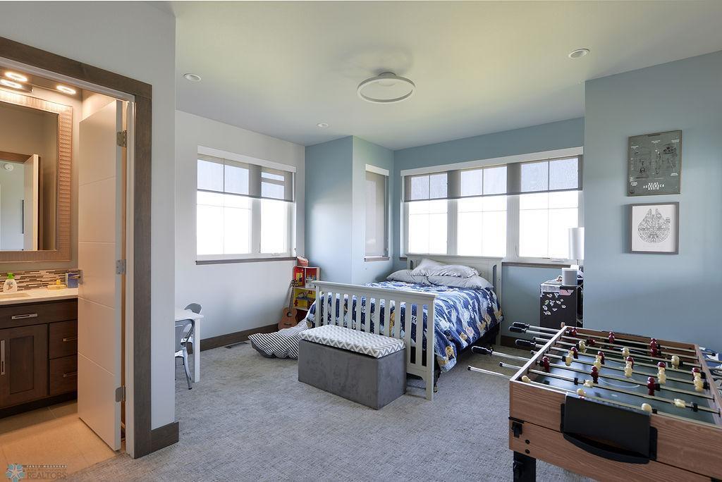 6053 Wildflower Drive, Fargo, North Dakota image 40