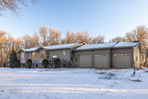 Apartment For Sale - 102 County Rd 1<br/> Fessenden, ND 58438