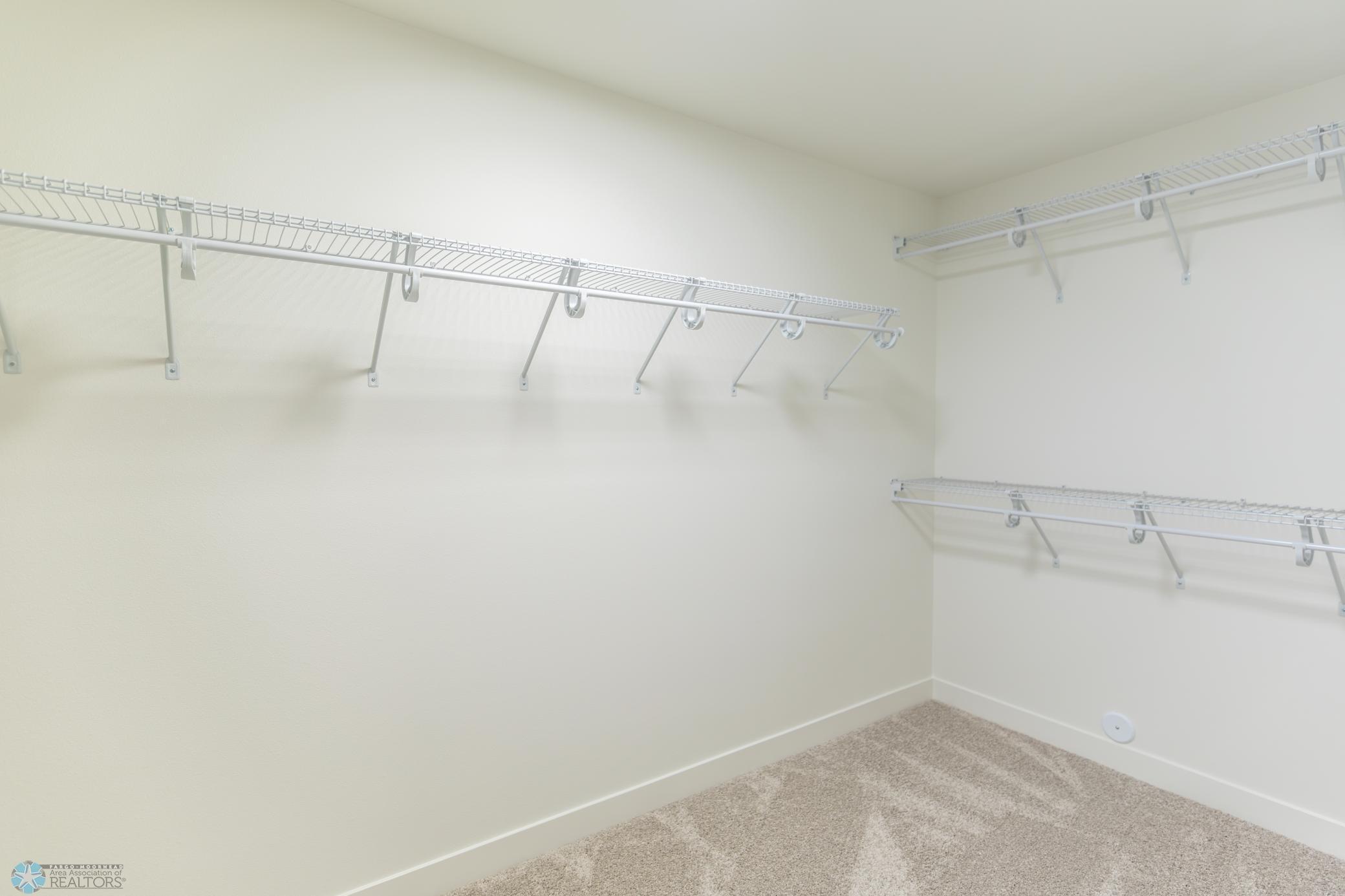 Horace, North Dakota 58047, United States, 5 Bedrooms Bedrooms, ,4 BathroomsBathrooms,Residential,Active,92934