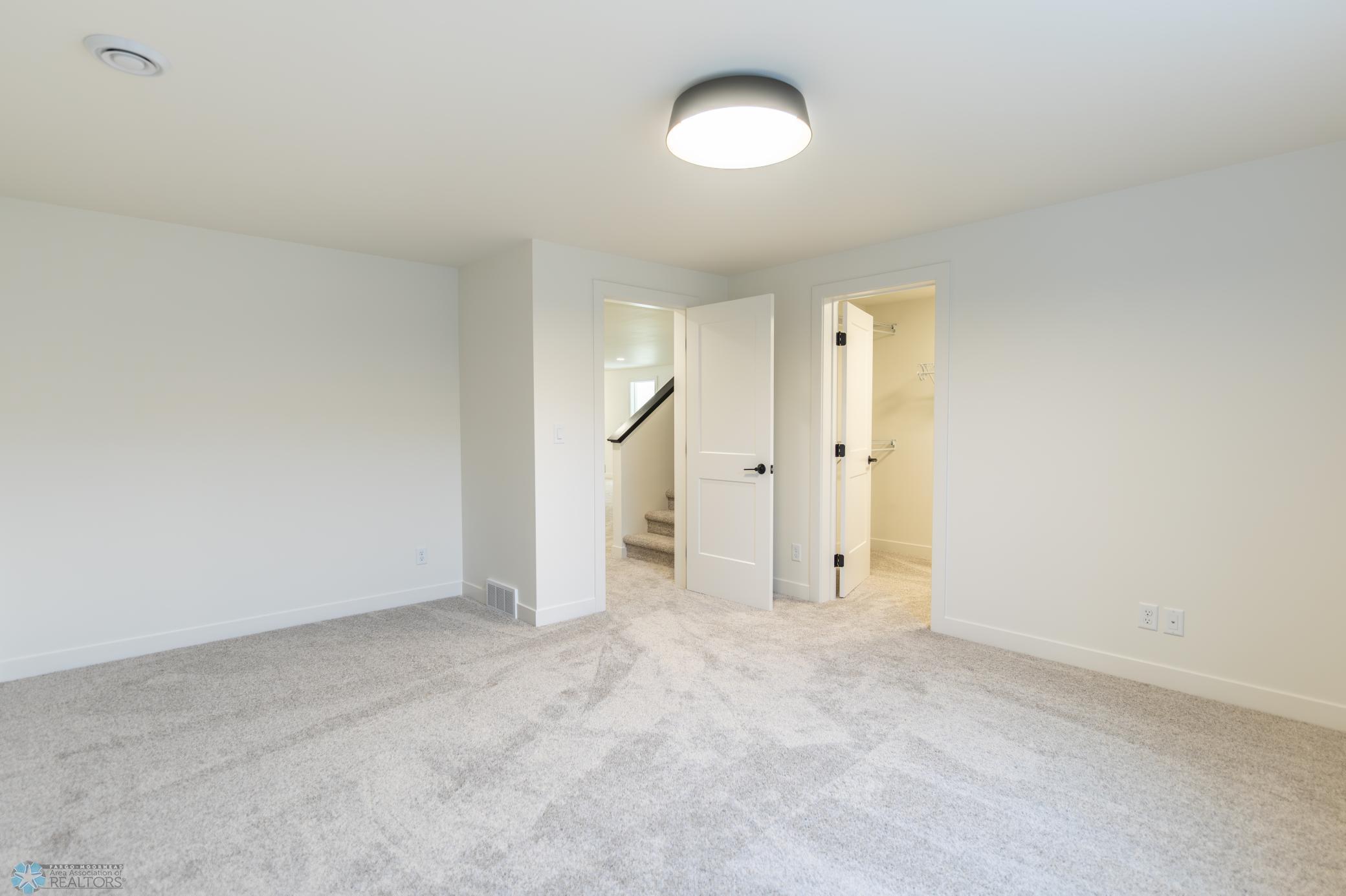 Horace, North Dakota 58047, United States, 5 Bedrooms Bedrooms, ,4 BathroomsBathrooms,Residential,Active,92934