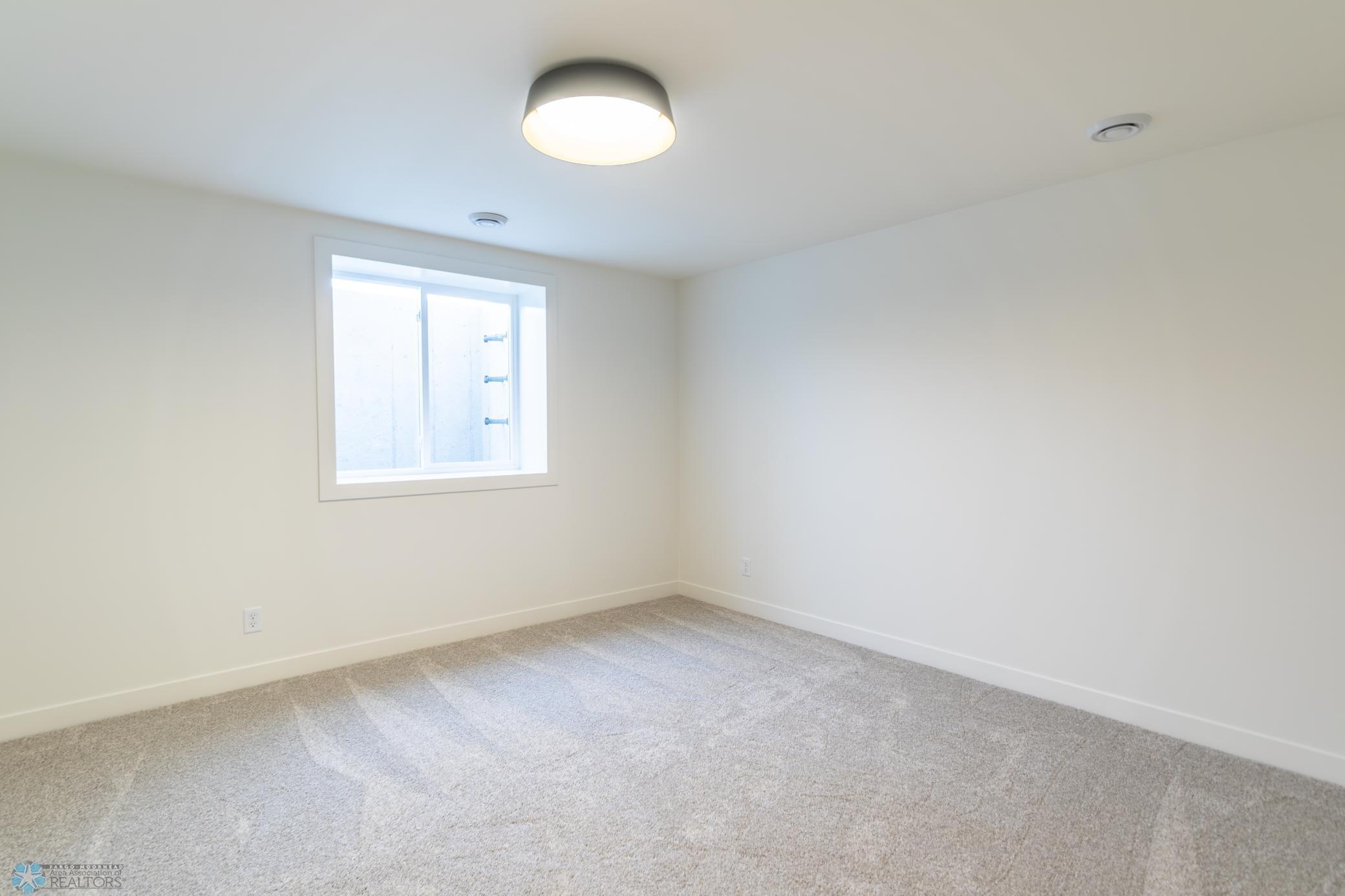 Horace, North Dakota 58047, United States, 5 Bedrooms Bedrooms, ,4 BathroomsBathrooms,Residential,Active,92934