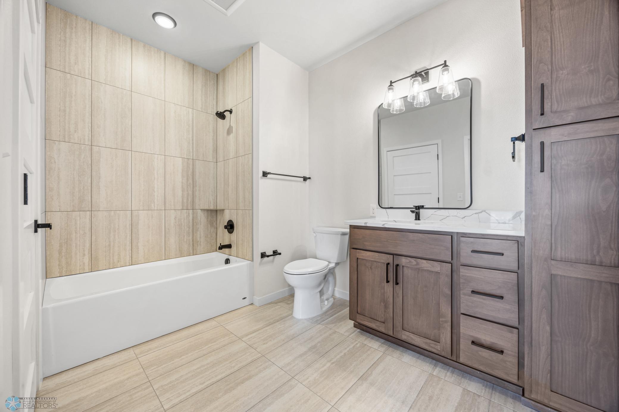 Fargo, North Dakota 58103, United States, 2 Bedrooms Bedrooms, ,2 BathroomsBathrooms,Residential,Active,122448