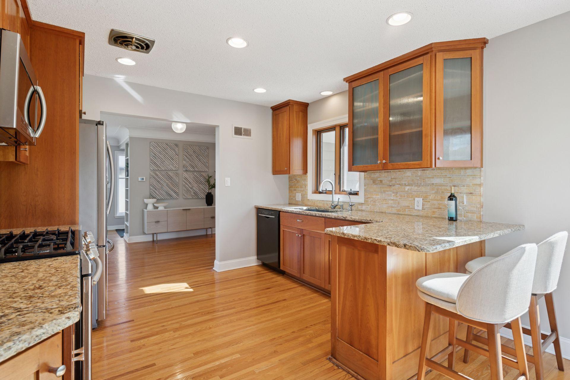 5033 Richmond Drive, Edina, Minnesota image 7