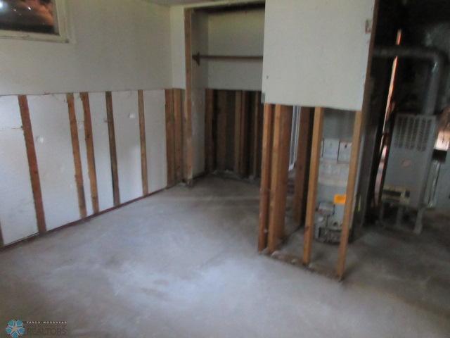 Jamestown, North Dakota 58401, United States, 2 Bedrooms Bedrooms, ,2 BathroomsBathrooms,Residential,Active,186008