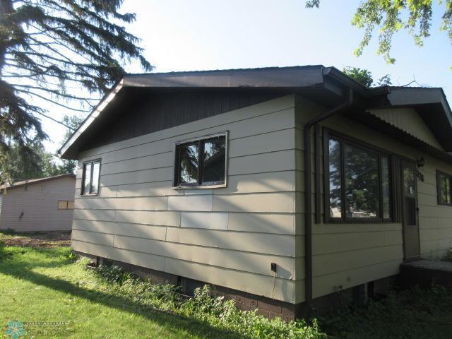 Jamestown, North Dakota 58401, United States, 2 Bedrooms Bedrooms, ,2 BathroomsBathrooms,Residential,Active,186008