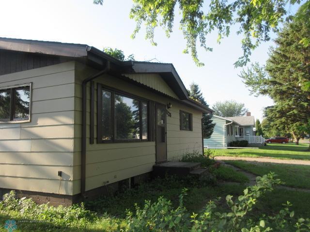 Jamestown, North Dakota 58401, United States, 2 Bedrooms Bedrooms, ,2 BathroomsBathrooms,Residential,Active,186008