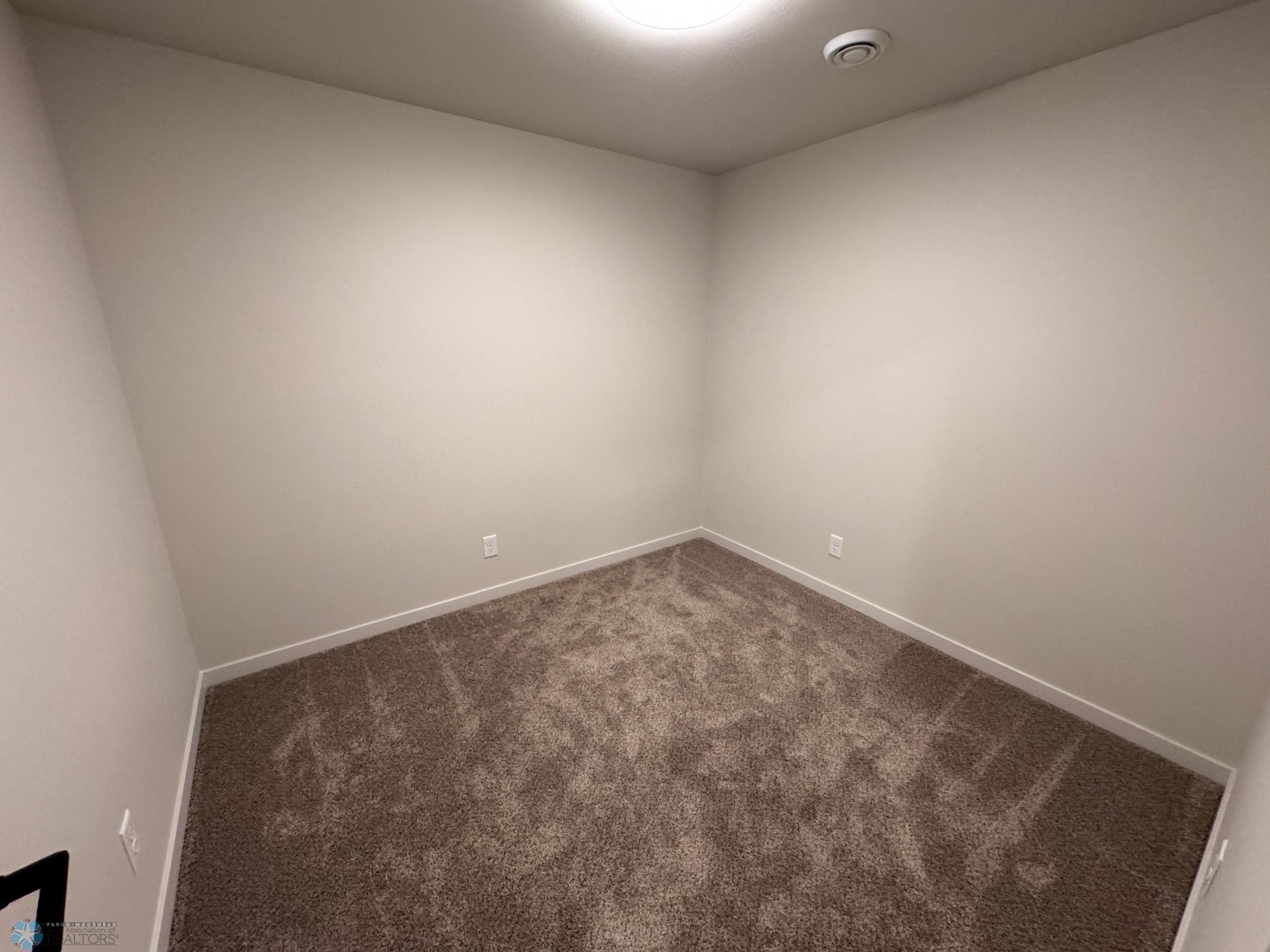 West Fargo, North Dakota 58078, United States, 5 Bedrooms Bedrooms, ,3 BathroomsBathrooms,Residential,Pending,193361