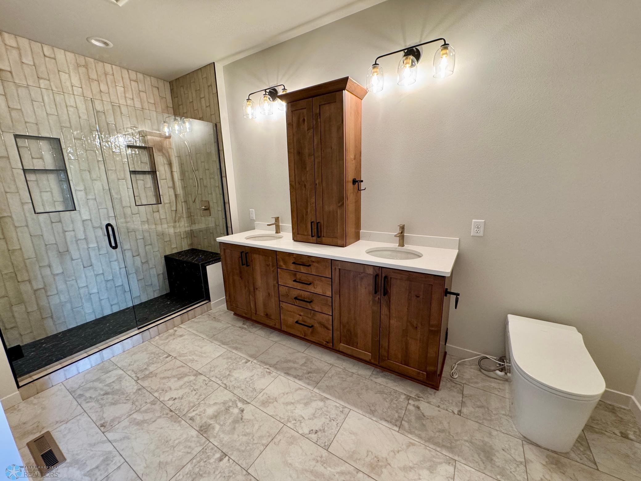 West Fargo, North Dakota 58078, United States, 5 Bedrooms Bedrooms, ,3 BathroomsBathrooms,Residential,Pending,193361