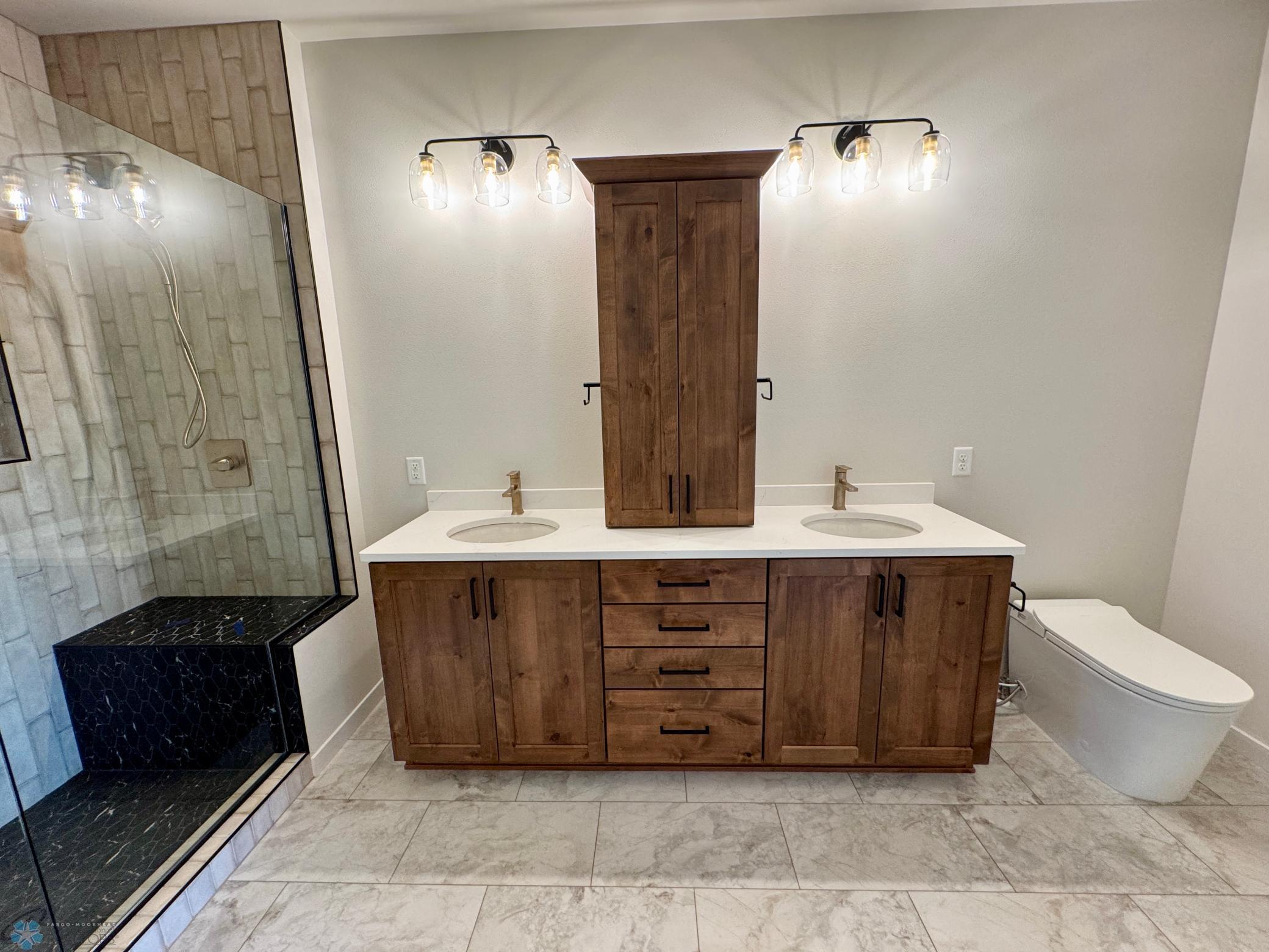 West Fargo, North Dakota 58078, United States, 5 Bedrooms Bedrooms, ,3 BathroomsBathrooms,Residential,Pending,193361