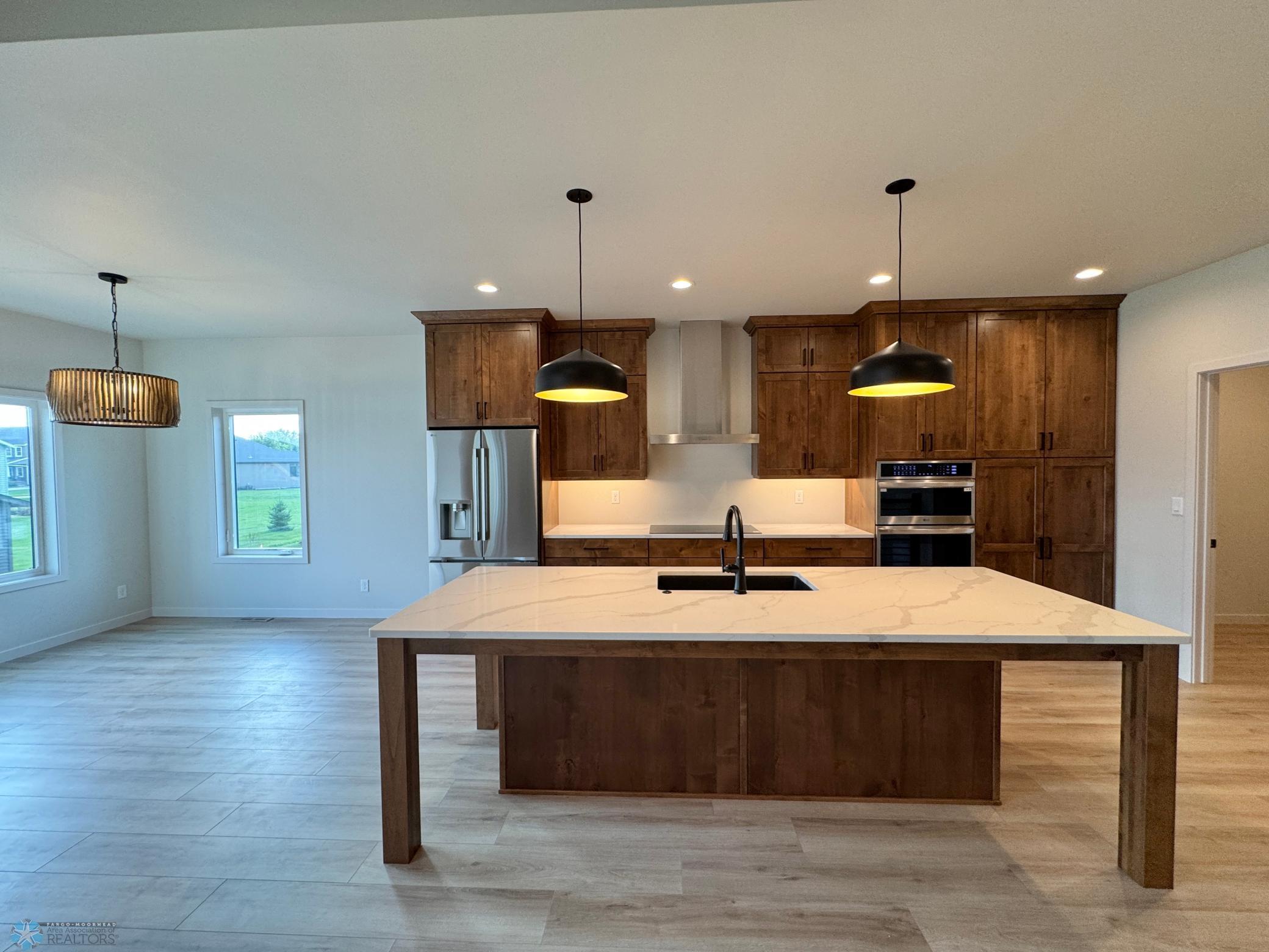 West Fargo, North Dakota 58078, United States, 5 Bedrooms Bedrooms, ,3 BathroomsBathrooms,Residential,Pending,193361