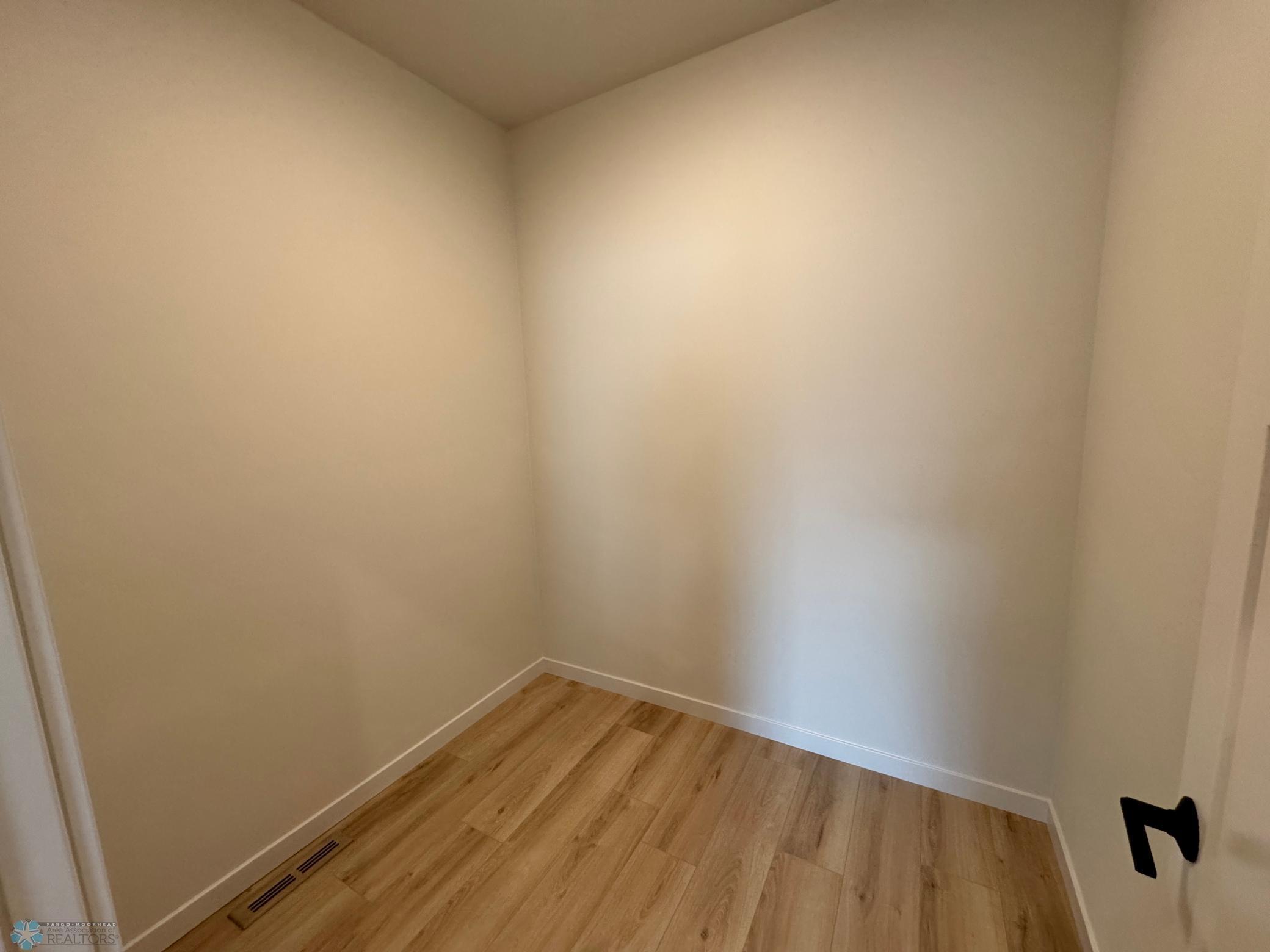 West Fargo, North Dakota 58078, United States, 5 Bedrooms Bedrooms, ,3 BathroomsBathrooms,Residential,Pending,193361