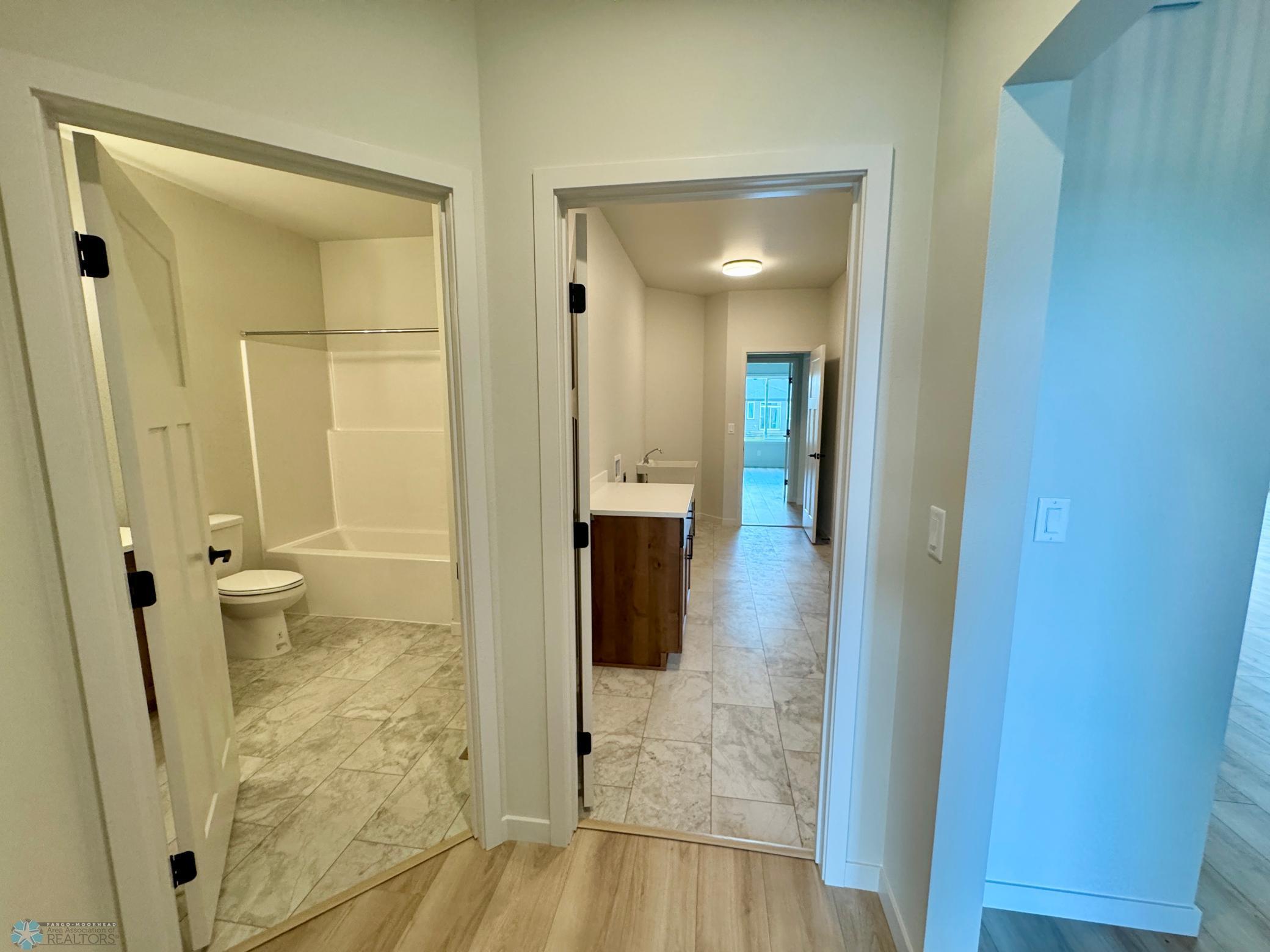 West Fargo, North Dakota 58078, United States, 5 Bedrooms Bedrooms, ,3 BathroomsBathrooms,Residential,Pending,193361