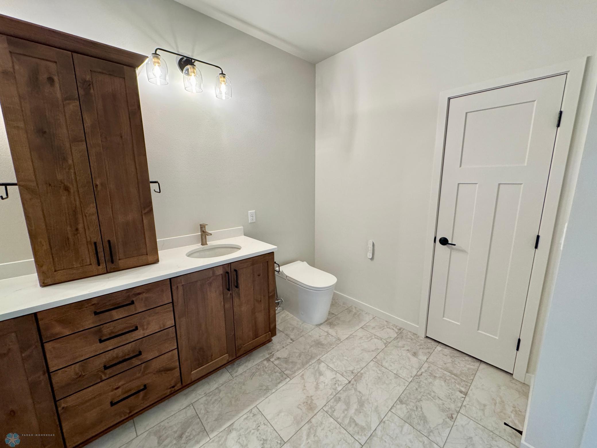 West Fargo, North Dakota 58078, United States, 5 Bedrooms Bedrooms, ,3 BathroomsBathrooms,Residential,Pending,193361