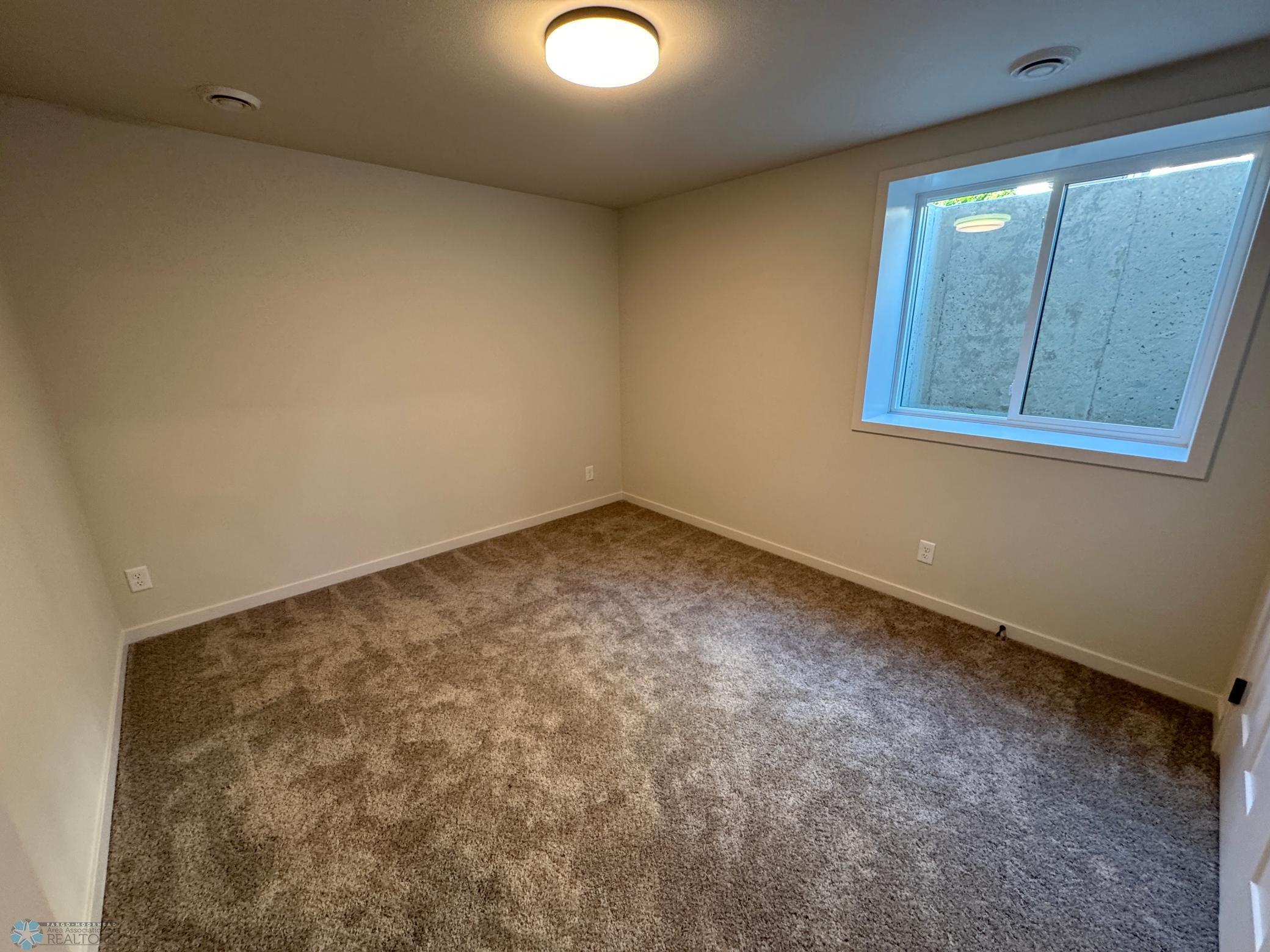 West Fargo, North Dakota 58078, United States, 5 Bedrooms Bedrooms, ,3 BathroomsBathrooms,Residential,Pending,193361